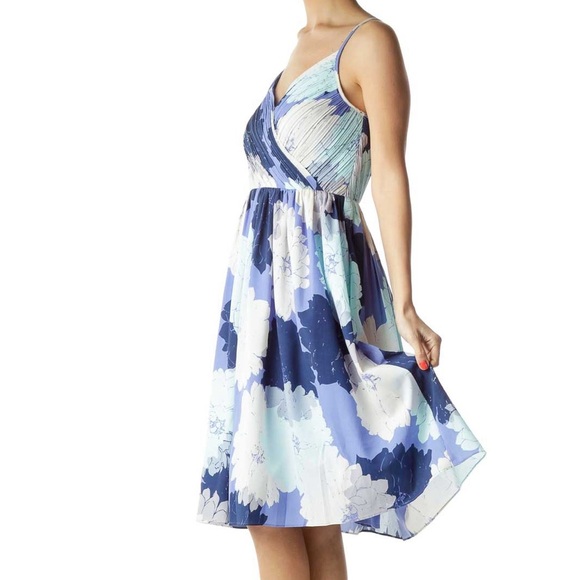 Banana Republic Blue Floral Empire Waist Knee Length Dress with Pockets - Picture 2 of 14